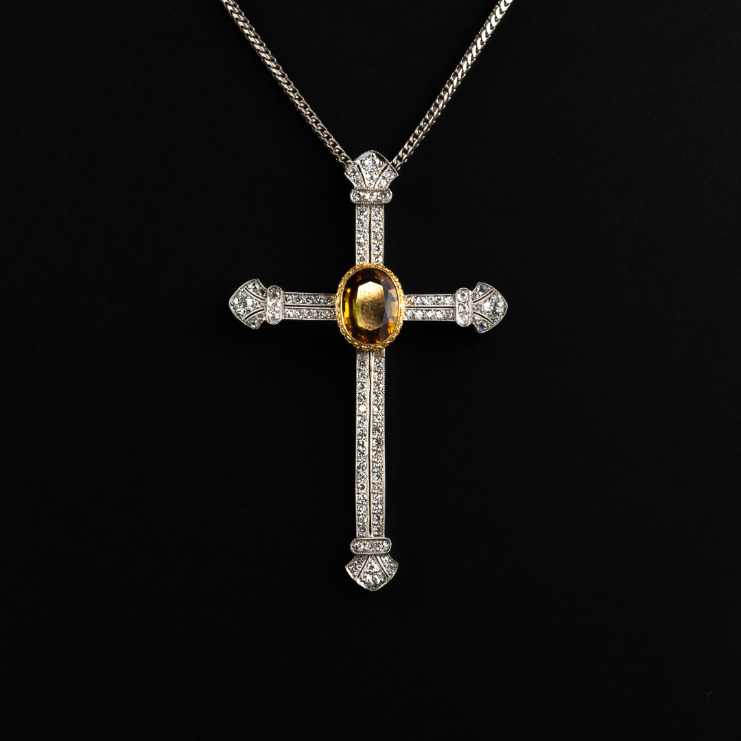 Collana in oro 18kt con ciondolo in platino con diamanti e zaffiro giallo - immagine 2