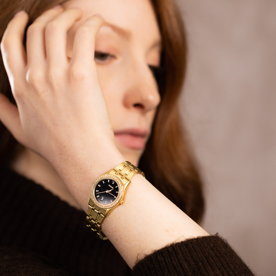 Orologio in oro 18kt e diamanti frimato Gucci - immagine 3