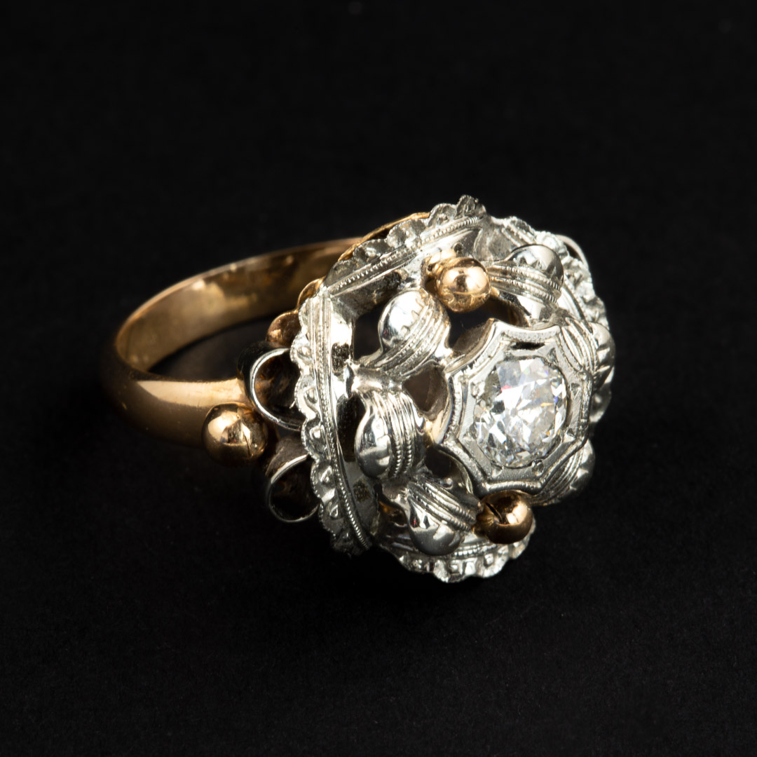 Anello in oro 18kt e diamante