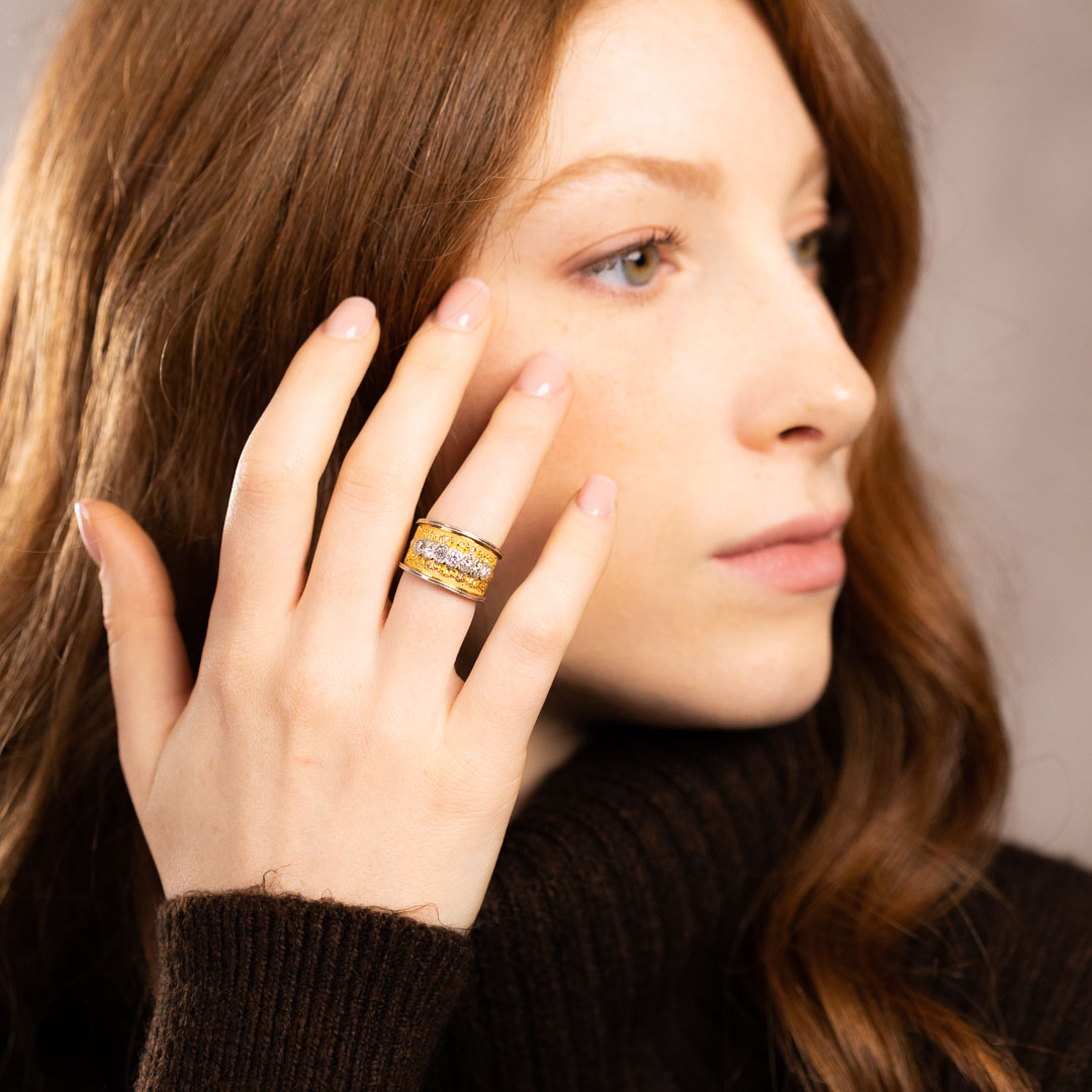 Anello in oro 18kt e diamanti - immagine 3