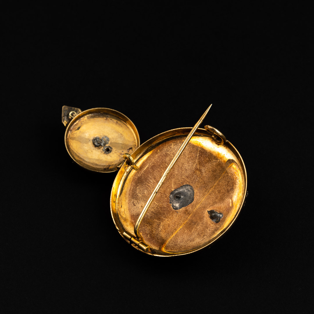 Spilla in oro 14kt, smalti e microperle - immagine 2