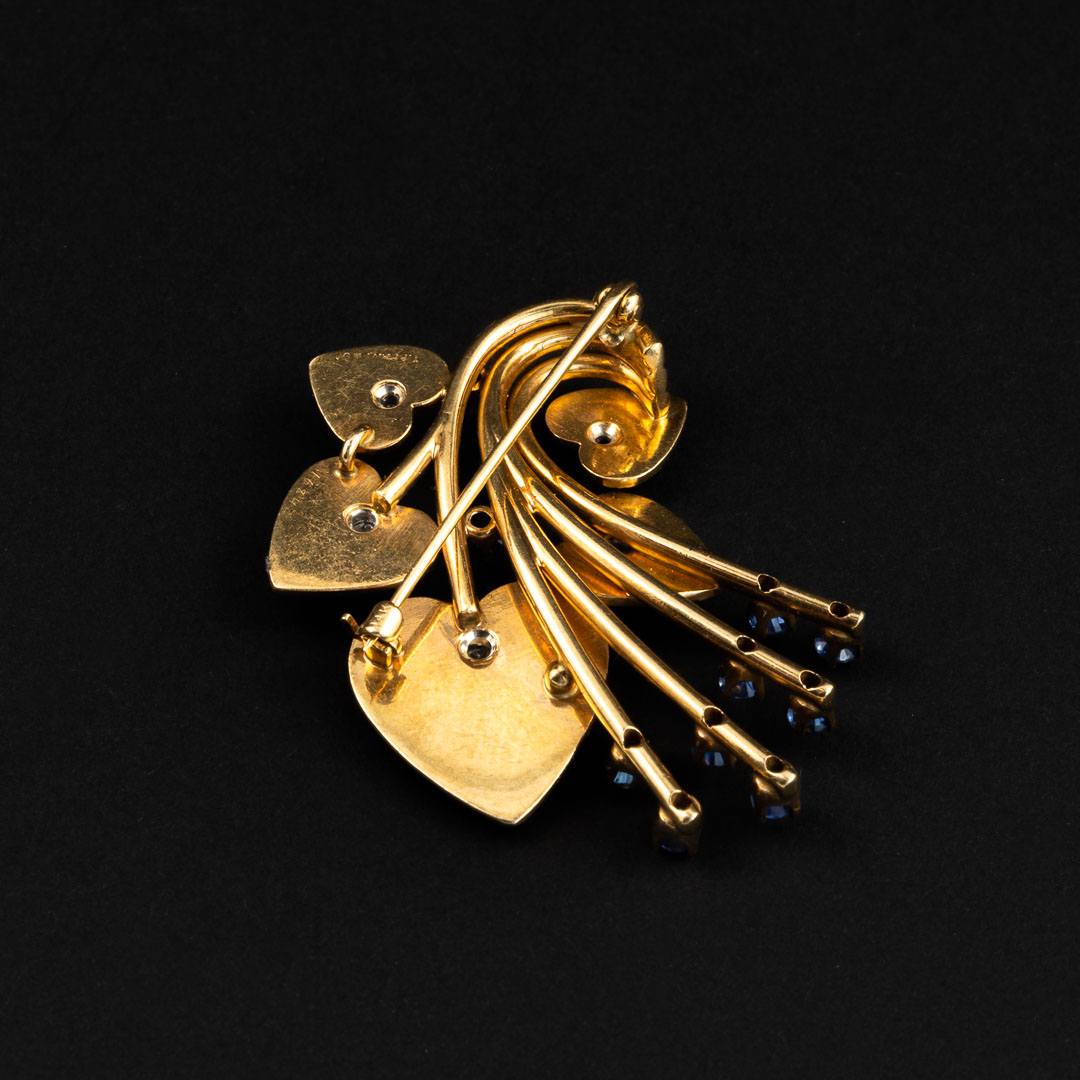 Spilla in oro giallo 18kt, diamanti e zaffiri, firmata Tiffany & Co. - immagine 2